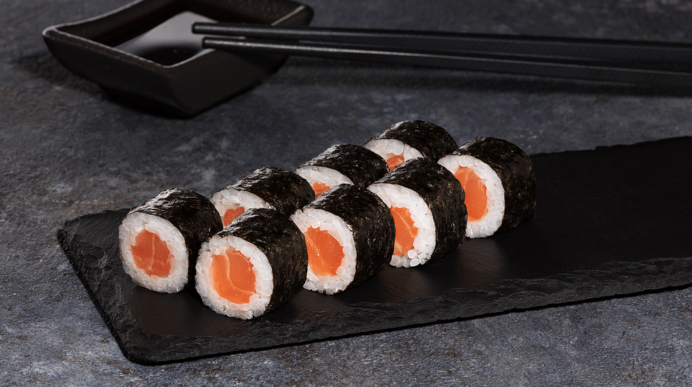 Макі з лососем меню Sushi Master